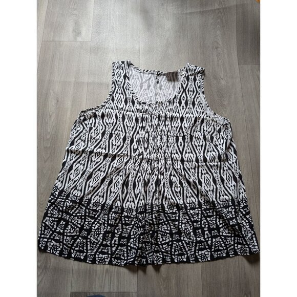 Avenue Womens Plus Size 22/24 Black & White Tribal Print Sleeveless Tunic Top - Picture 2 of 5